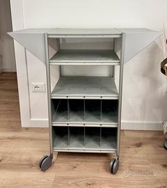 Carrello impianto audio stereo, scaffale CD e DVD