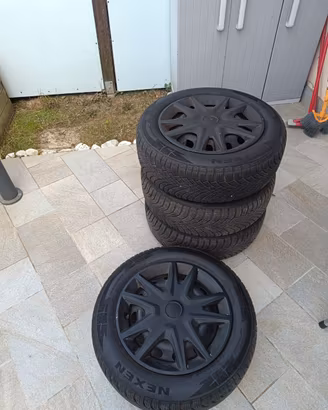 pneumatici+cerchioni Ford Fiesta 1.1 - 19560R15