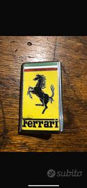 Stemma Ferrari 60/70