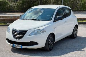 Lancia Ypsilon 1.2 69 CV 5 porte S&S S Momodesign