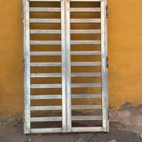Balcone a fascia in ferro zincato