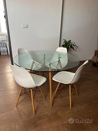 Tavolo in vetro con 4 sedie stile nordico