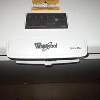 Congelatore a pozzetto Whirlpool con display 