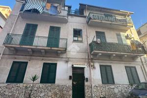 3 LOCALI A PALERMO