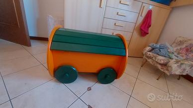 baule e mensola bambini pali