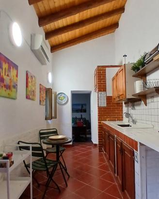 Trecastagni centro, indipendente arredata