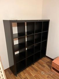 libreria con ruote nera