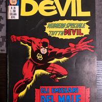 Super eroi editoriale corno