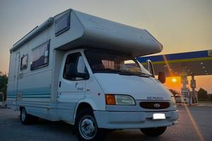 Camper mansardato Elnagh Big Marlin
