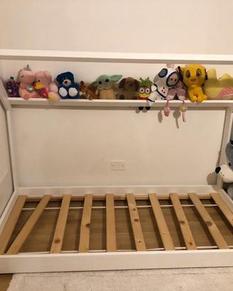 letto e libreria montessori