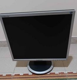 Schermo  pc Samsung SyncMaster 940N LCD 19 pollici