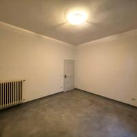 Stanza uso ufficio commerciale