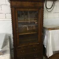 Vetrinetta in legno noce restaurata