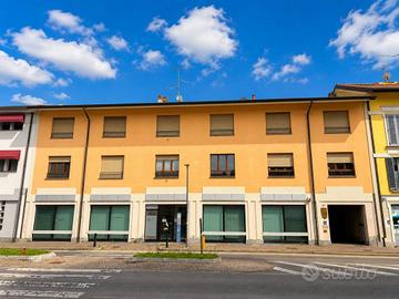 Palazzo / Stabile di 1000 m² con più di 5 locali a
