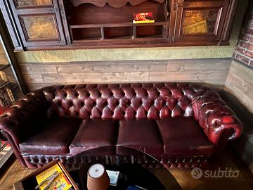 Divano Chesterfield 4 posti + 2 poltrone abbinate