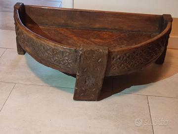 Tavolino in tek: un angolo di oriente