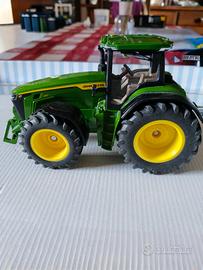 trattore John Deere