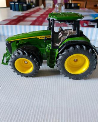 trattore John Deere