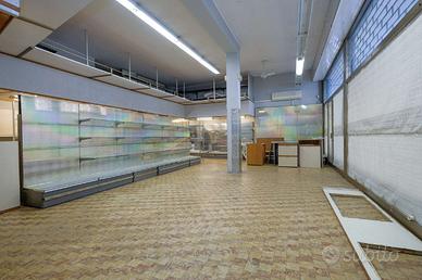 NEGOZIO A CHIGNOLO D'ISOLA