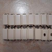 14+2 Vimar Copriforo e Passacavo 08319 08314