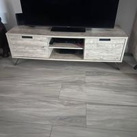 Cucina, tavolo, sedie, mobile tv, madia, credenza