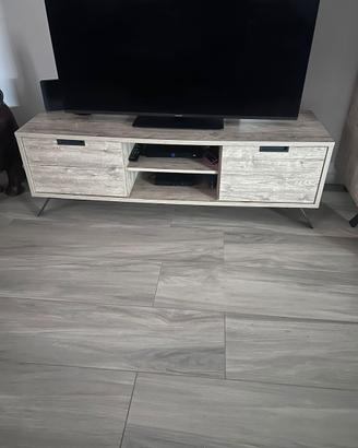 Cucina, tavolo, sedie, mobile tv, madia, credenza