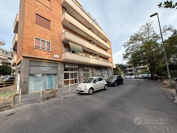 TORREVECCHIA – LOCALE SU DUE LIVELLI