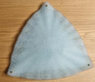 Plafoniera triangolare azzurro in vetro satinato