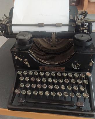 Macchina da scrivere