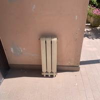 5 caloriferi in acciaio     SOLO RITIRO A MANO!!