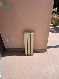 5 caloriferi in acciaio     SOLO RITIRO A MANO!!