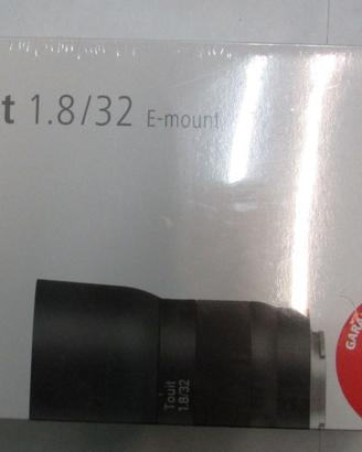Carl Zeiss 32/1.8 (SONY E-mount)