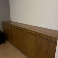 Mobile marrone da uffiicio