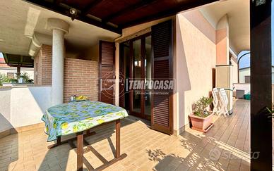 AMPIO TRILOCALE SU DUE LIVELLI CON TERRAZZI E DUE