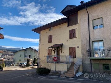 Casa intera in pieno centro a Tassullo