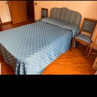 completo letto con sedie e copriletto abbinato 
