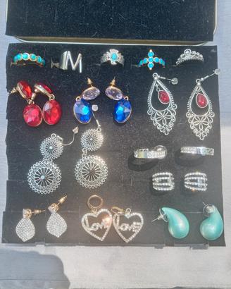 N. 14 orecchini e anello acciaio bijoux 