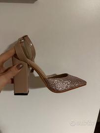 Scarpe con tacco a punta