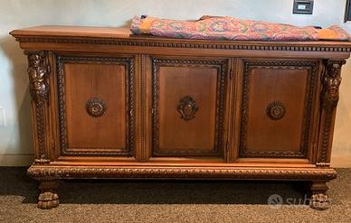 mobile antico a tre ante