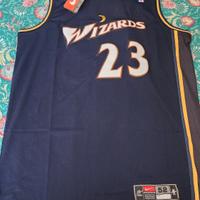 Maglia Micheal Jordan autografata con COA 