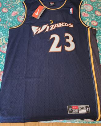 Maglia Micheal Jordan autografata con COA 