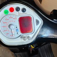 cruscotto vespa GTS 250 anche rotto 