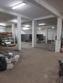 Magazzino e/o Deposito con ufficio
