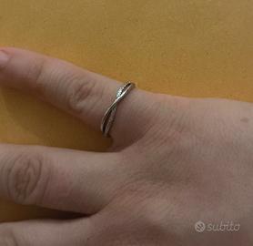 Anello intrecciato regolabile