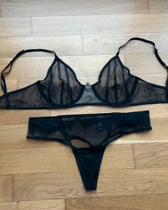 Completo in pizzo nero LA PERLA