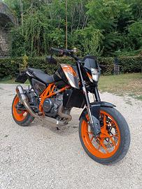 KTM 690 DUKE R 2016 A2