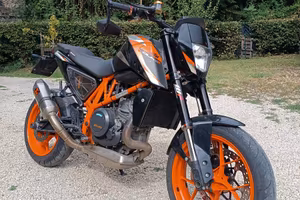 KTM 690 DUKE R 2016 A2