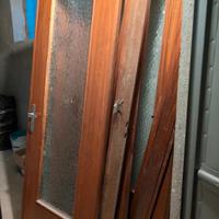 Porte interne in legno scuro con vetro  1970/1980
