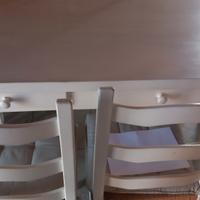 Tavolo e sedie in legno massello bianco