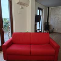Divano letto pari al nuovo!!